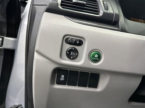 Used 2018 Honda Pilot LX image 31