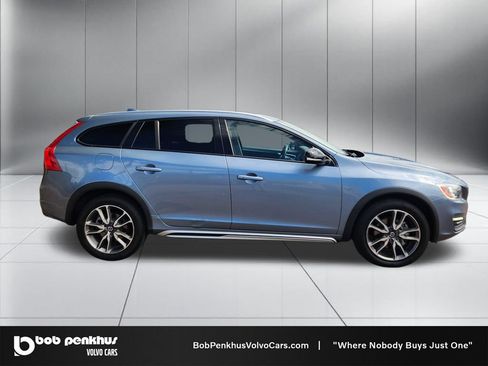 Used 2018 Volvo V60 T5 Cross Country w/ Convenience Package AWD/4WD image 24