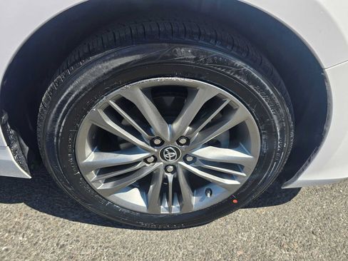 Used 2016 Toyota Camry SE FWD image 9
