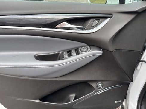 Used 2020 Buick Enclave Essence w/ Sound and Sites Package image 19