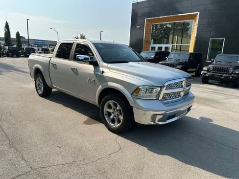 Used 2018 RAM 1500 Laramie w/ Convenience Group AWD/4WD image 21