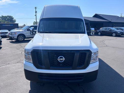 Used 2021 Nissan NV 3500 SV RWD image 2