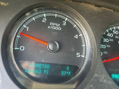 Used 2013 Chevrolet Silverado 2500 LTZ w/ LTZ Plus Package image 10