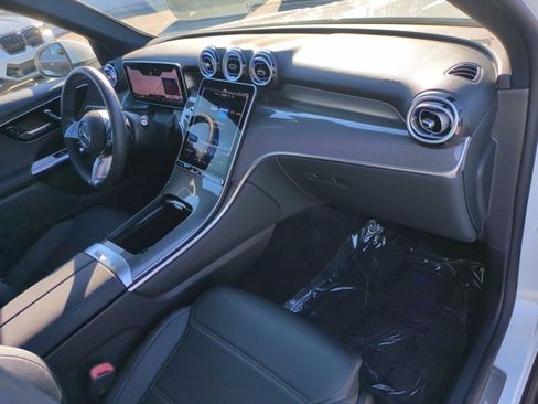 Used 2025 Mercedes-Benz GLC 300 image 22