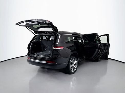 Used 2023 Jeep Grand Cherokee L Limited AWD/4WD image 23