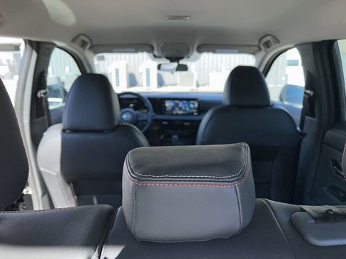 New 2026 Nissan Kicks SR FWD image 20