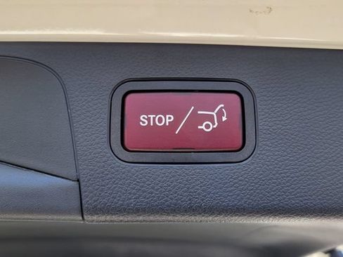 Used 2018 Mercedes-Benz GLC 300 image 24