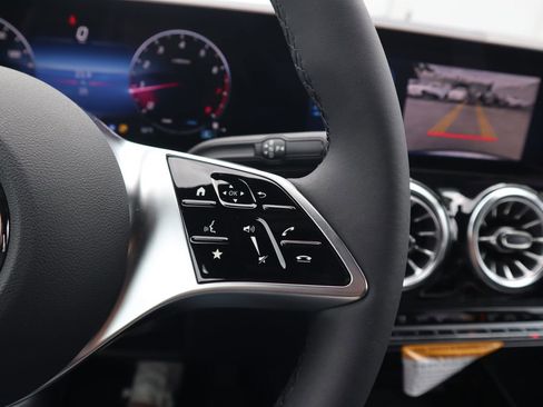 New 2025 Mercedes-Benz GLA 250 4MATIC image 21