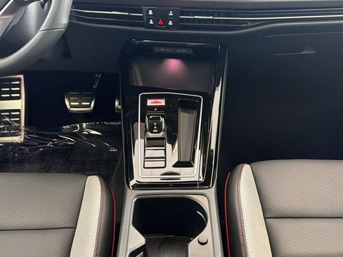 New 2026 Volkswagen GTI SE FWD image 19
