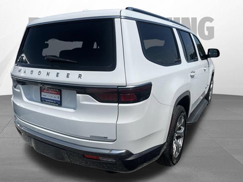 Used 2022 Jeep Wagoneer Series II RWD image 4