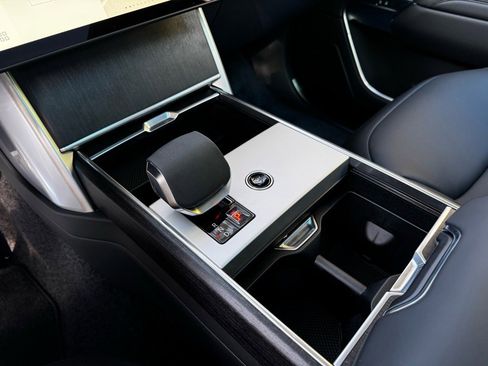 New 2025 Land Rover Range Rover SE image 13