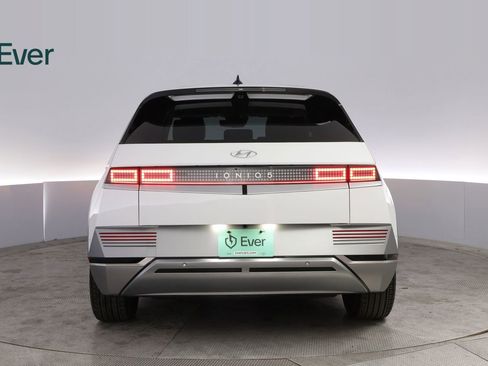 Used 2024 Hyundai Ioniq 5 Limited image 15