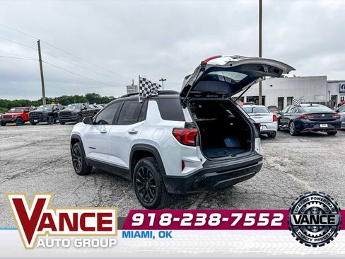 Used 2025 GMC Terrain Elevation w/ Black Edition AWD/4WD image 17