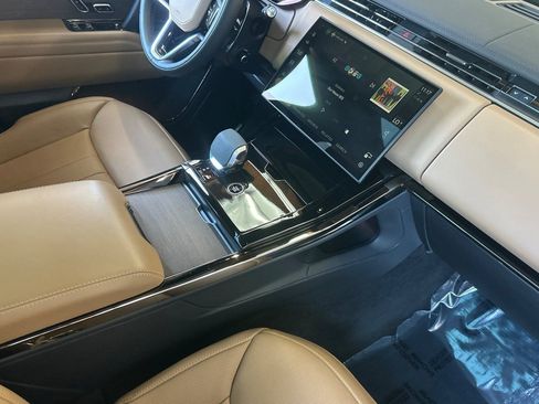Used 2024 Land Rover Range Rover Sport SE AWD/4WD image 18