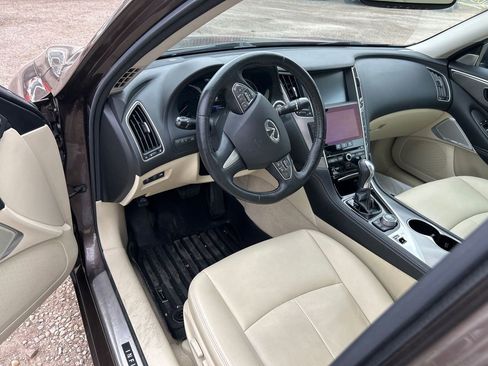 Used 2017 INFINITI Q50 Premium w/ 2.0T Premium Plus Package image 2