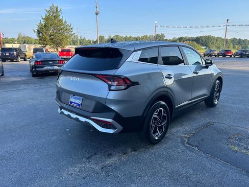 Used 2023 Kia Sportage LX image 8