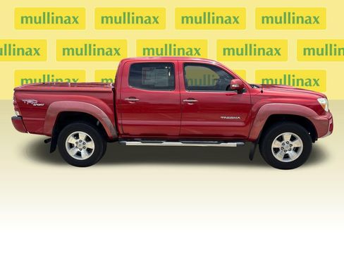 Used 2013 Toyota Tacoma PreRunner w/ TRD Sport Pkg RWD image 2