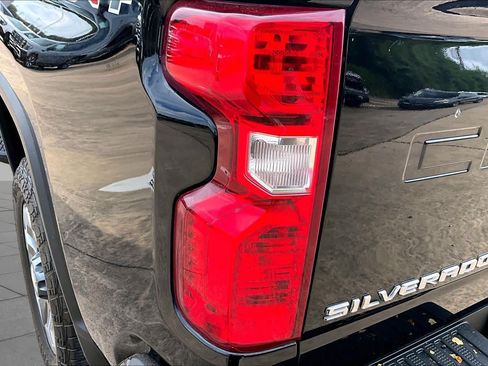 Used 2022 Chevrolet Silverado 2500 Custom w/ Custom Value Package AWD/4WD image 29