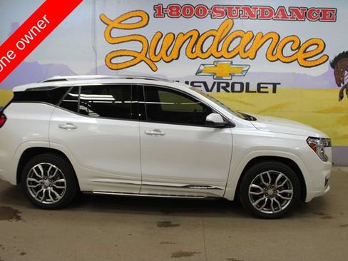 Used 2022 GMC Terrain Denali w/ Denali Premium Package AWD/4WD image 1