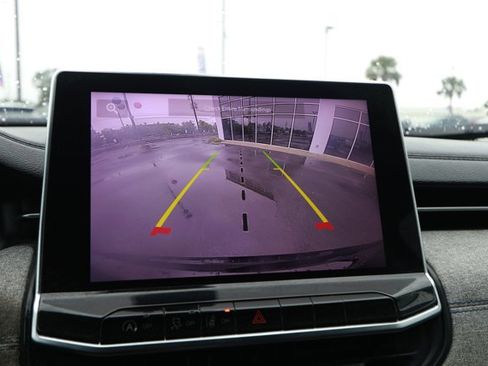 Used 2022 Jeep Compass Latitude w/ Sun and Sound Group image 17