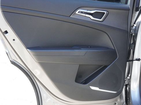 Used 2023 Kia Sportage LX image 22