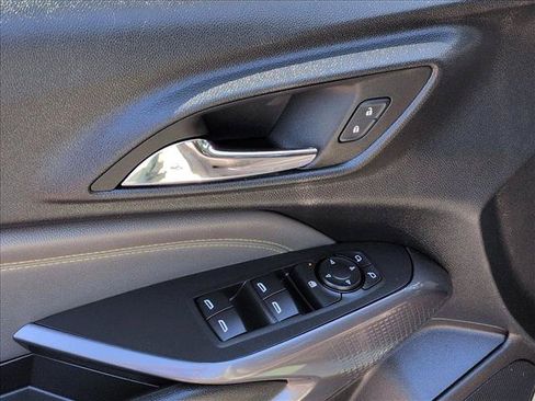 Certified 2024 Chevrolet Trax ACTIV w/ Sunroof Package FWD image 12