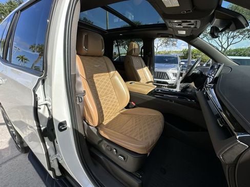 Certified 2022 Cadillac Escalade Sport RWD image 35