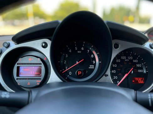 Used 2014 Nissan 370Z Coupe w/ Sport Package RWD image 13