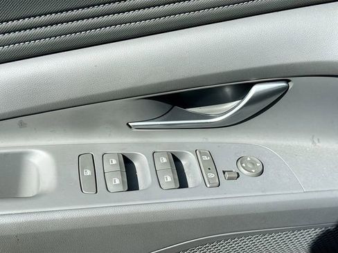 Certified 2023 Hyundai Elantra SEL w/ Convenience Package image 2