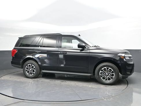 Used 2024 Ford Expedition XLT AWD/4WD image 4