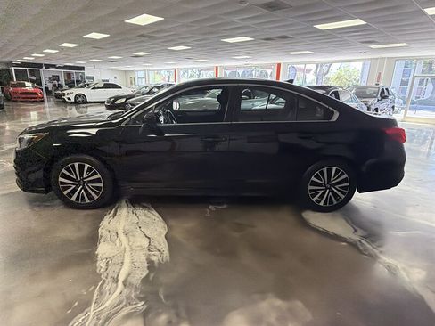 Used 2019 Subaru Legacy 2.5i Premium AWD/4WD image 3