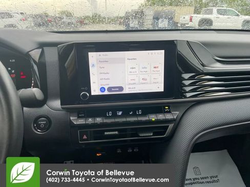 Used 2025 Toyota Camry SE FWD image 11