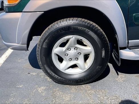 Used 2002 Toyota Sequoia SR5 RWD image 9