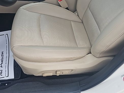 Used 2017 Subaru Outback 2.5i Limited w/ Popular Package #5 image 11