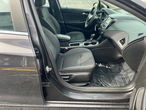 Used 2017 Chevrolet Cruze LT image 23