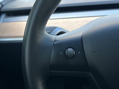 Used 2018 Tesla Model 3 Long Range image 26