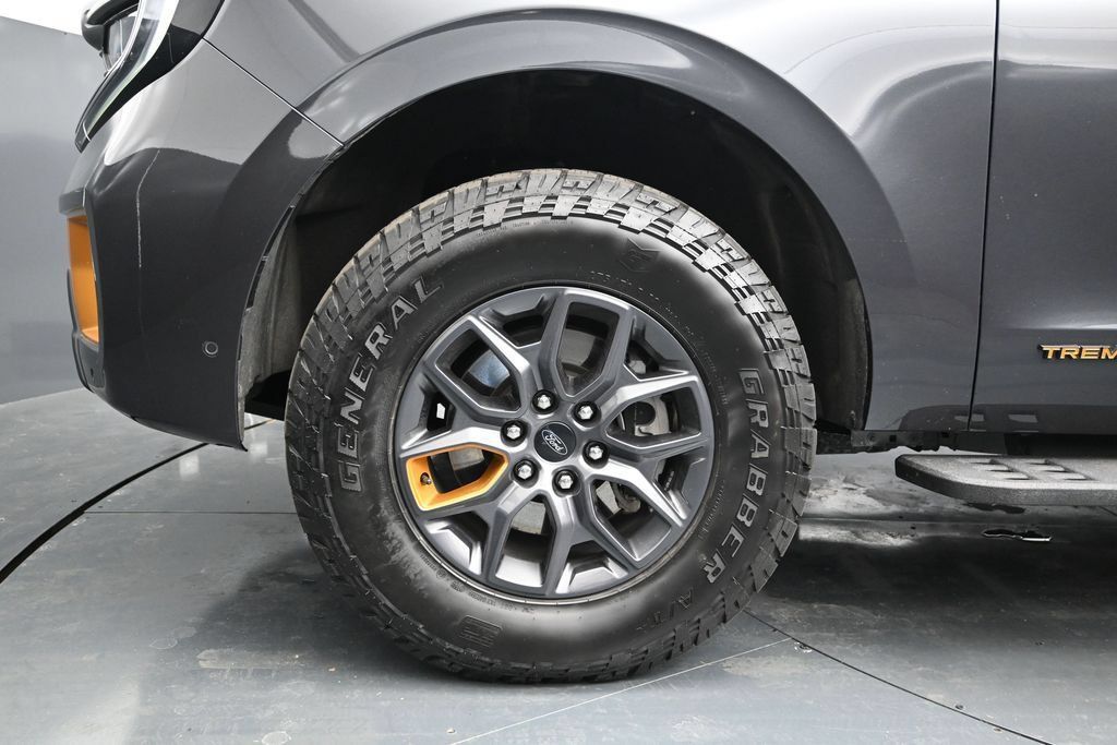 Used 2025 Ford Expedition Tremor AWD/4WD image 15