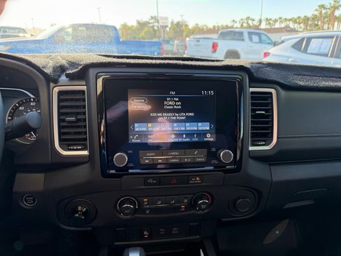 Used 2024 Nissan Frontier SV w/ Technology Package image 8