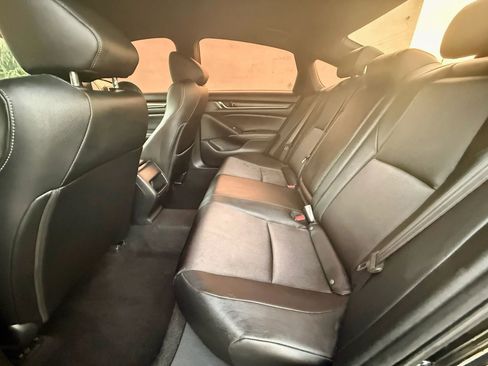 Used 2019 Honda Accord Sport image 10