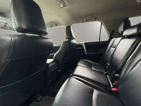 Used 2017 Toyota 4Runner SR5 AWD/4WD image 16