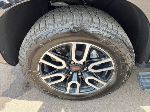 Used 2023 GMC Yukon AT4 w/ AT4 Premium Package AWD/4WD image 48
