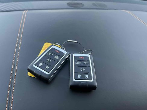 Used 2023 Jeep Grand Wagoneer L Series III image 13