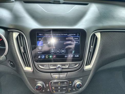 Used 2023 Chevrolet Malibu LT FWD image 16