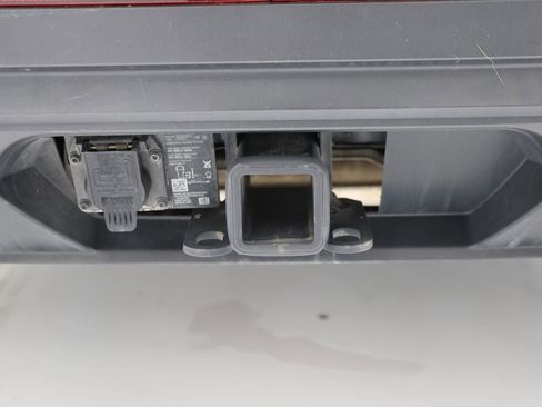 Used 2024 Volkswagen Atlas SE image 11