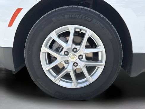 Used 2024 Chevrolet Equinox LS FWD image 31