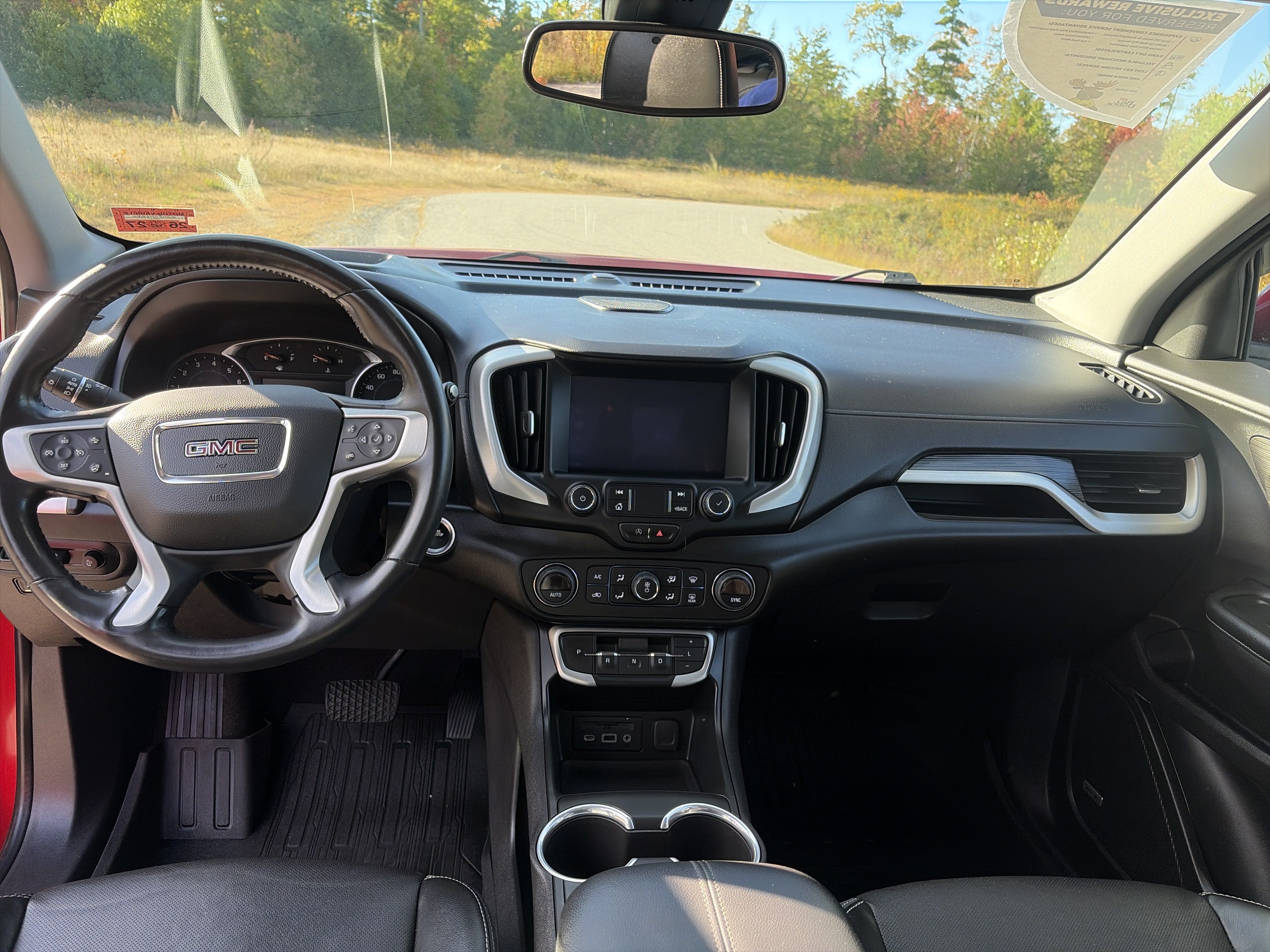 Used 2022 GMC Terrain SLT w/ Infotainment Package II AWD/4WD image 18
