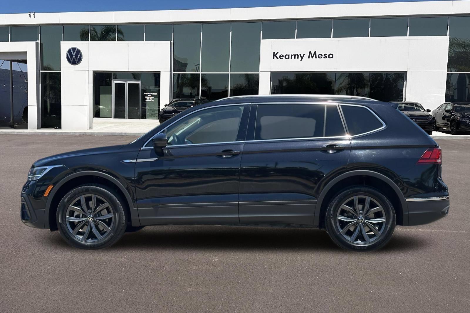 Used 2024 Volkswagen Tiguan SE FWD image 7