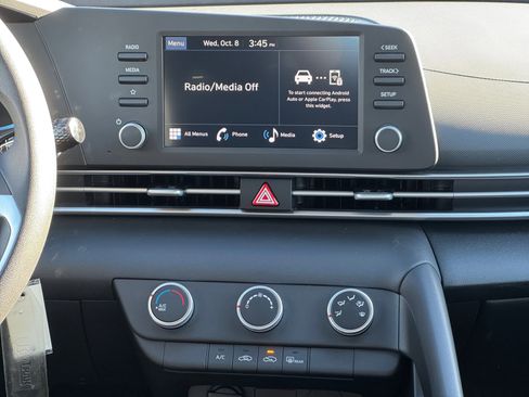 New 2025 Hyundai Elantra SE image 11