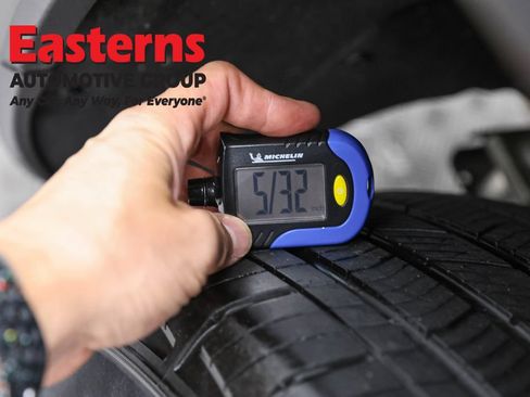 Used 2025 Jeep Grand Cherokee Altitude AWD/4WD image 30