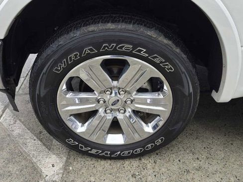 Used 2020 Ford F150 Lariat w/ Equipment Group 502A Luxury image 10